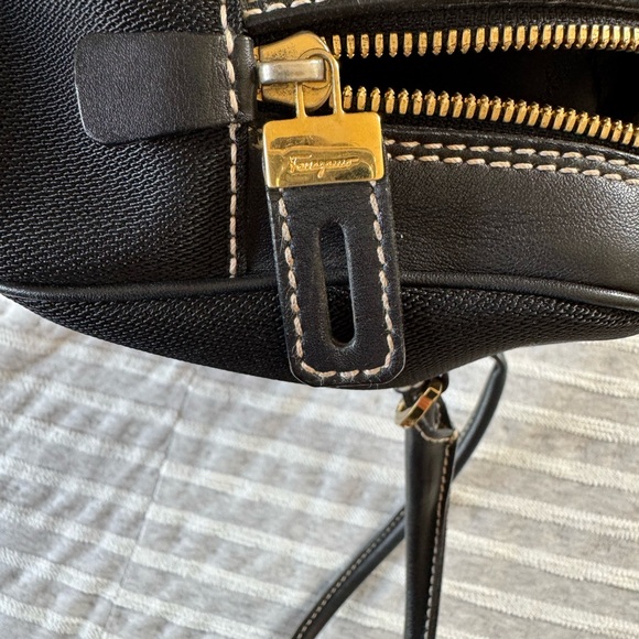 Ferragamo black purse with gold buckles and lock - Picture 3 of 5